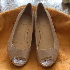 CALVIN KLEIN 2” HEEL PUMP